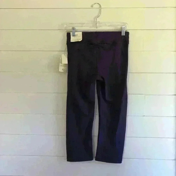 Live Love Dream NWT Best Booty Ever Crop Purple Leggings Size M - Picture 3 of 7